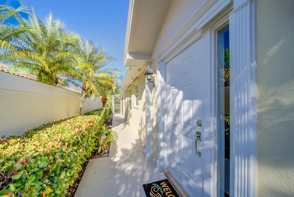 MLS-5 at 8199 Saint Johns Court, Wellington
