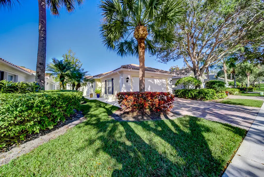 MLS-31 at 8199 Saint Johns Court, Wellington