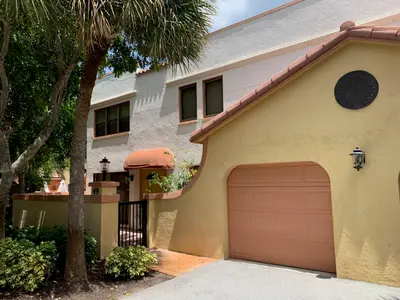 49 Uno Lago Drive, Juno Beach – Townhouse for rent