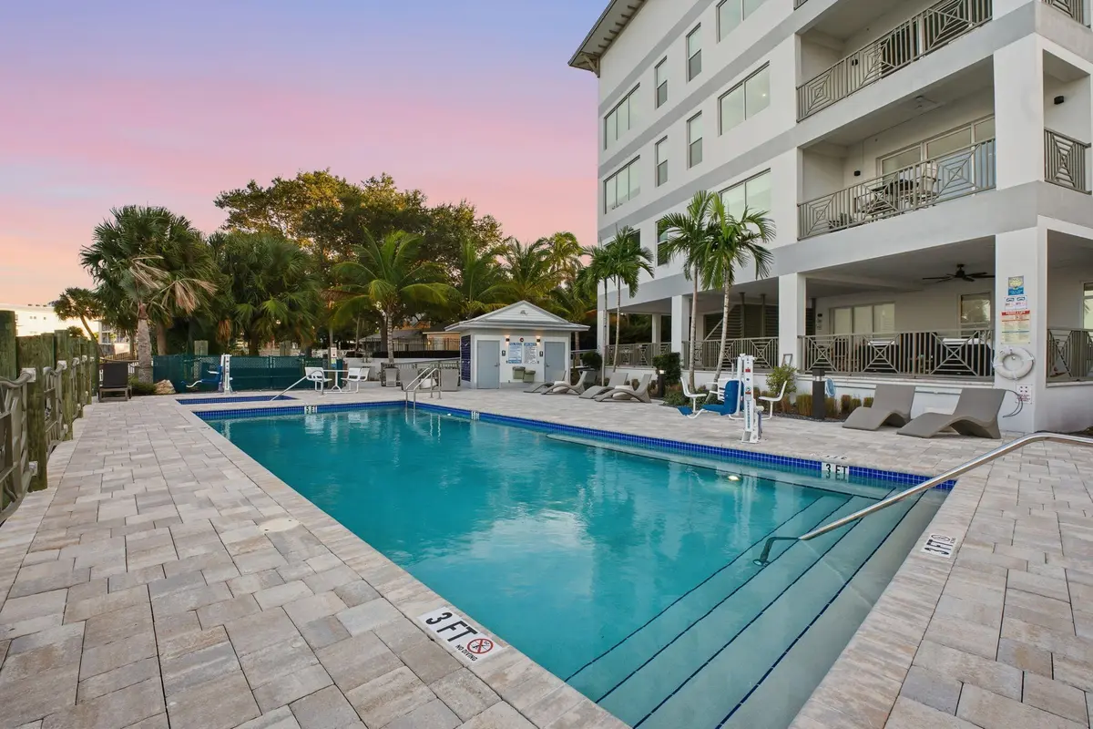 6-web-or-mls-tDSC073171 - Copy at 41 SW Seminole Street 206, Stuart