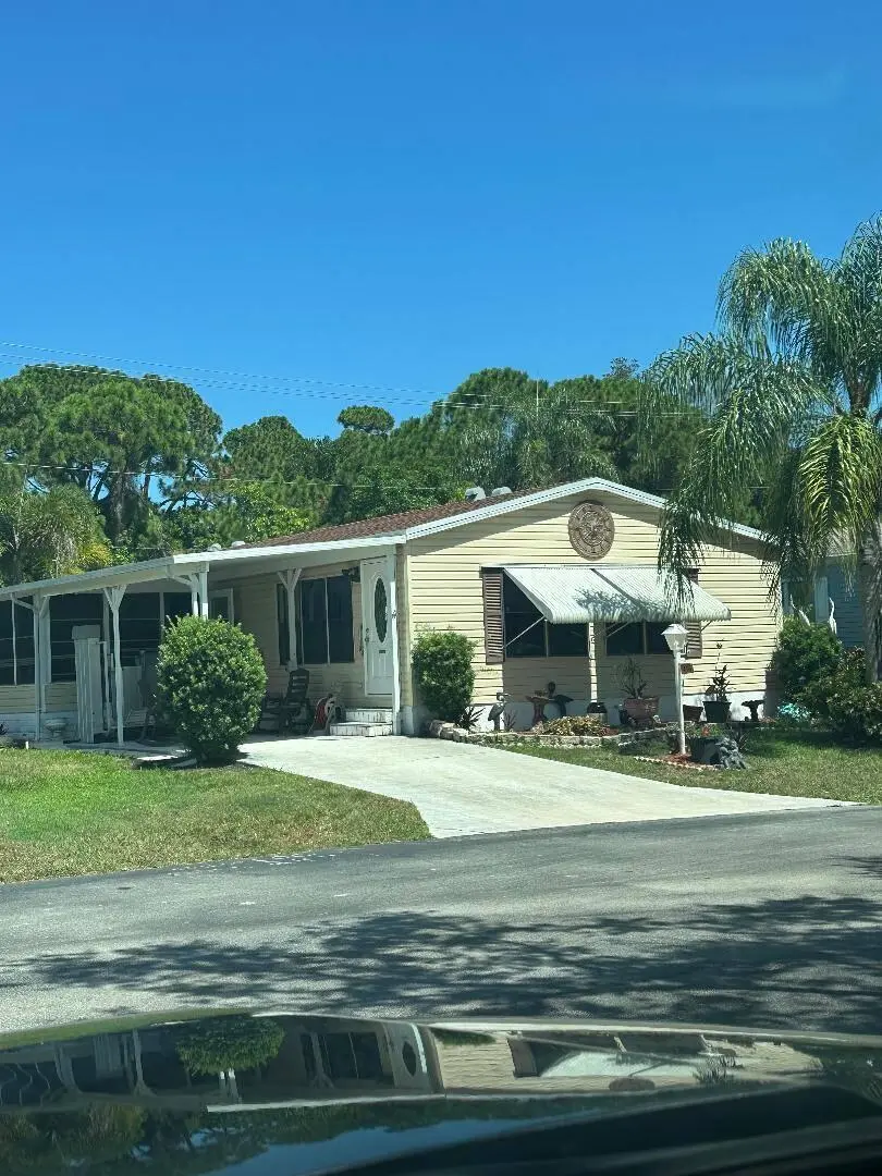 456 Tropical Isles Circle, Fort Pierce, FL – photo 1
