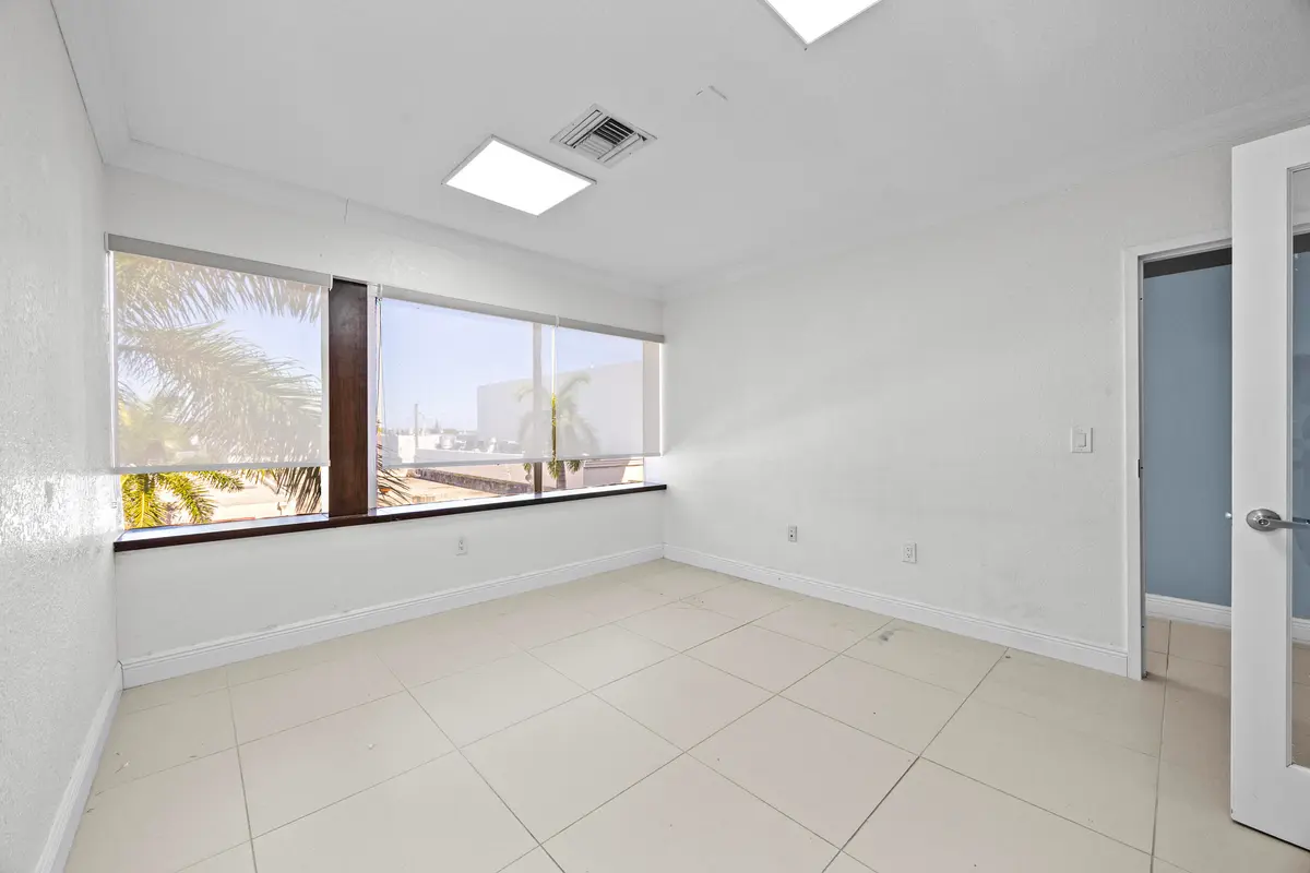 Suite 300 J at 1940 Harrison Street, Hollywood