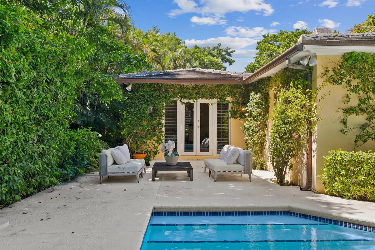 Charm at 274 Monterey Road, Palm Beach