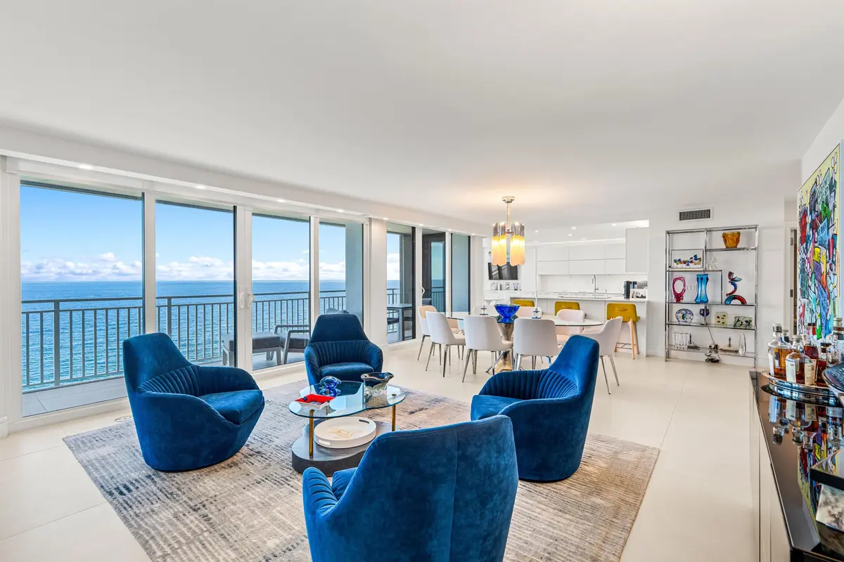 SEATING AREA at 2600 S Ocean Boulevard 19e, Boca Raton