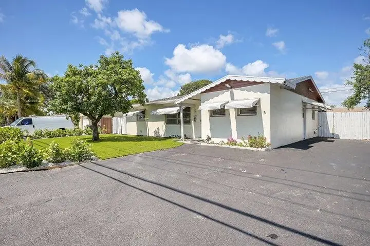 Front at 1308 S Congress Avenue, Delray Beach