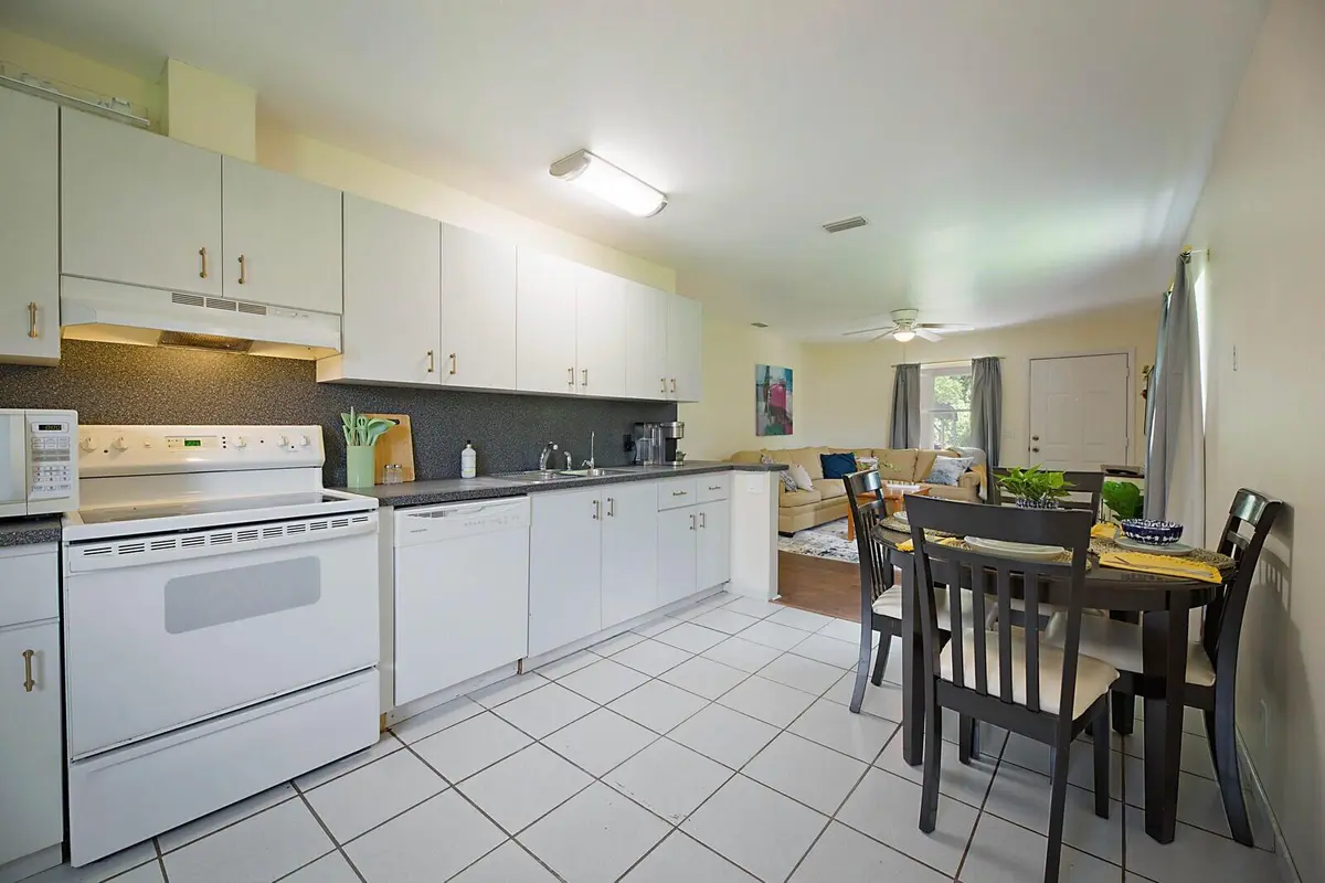 359 kitchen at 359 W D Road, Loxahatchee Groves