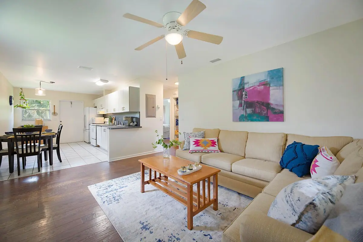 livingroom kitchen at 359 W D Road, Loxahatchee Groves