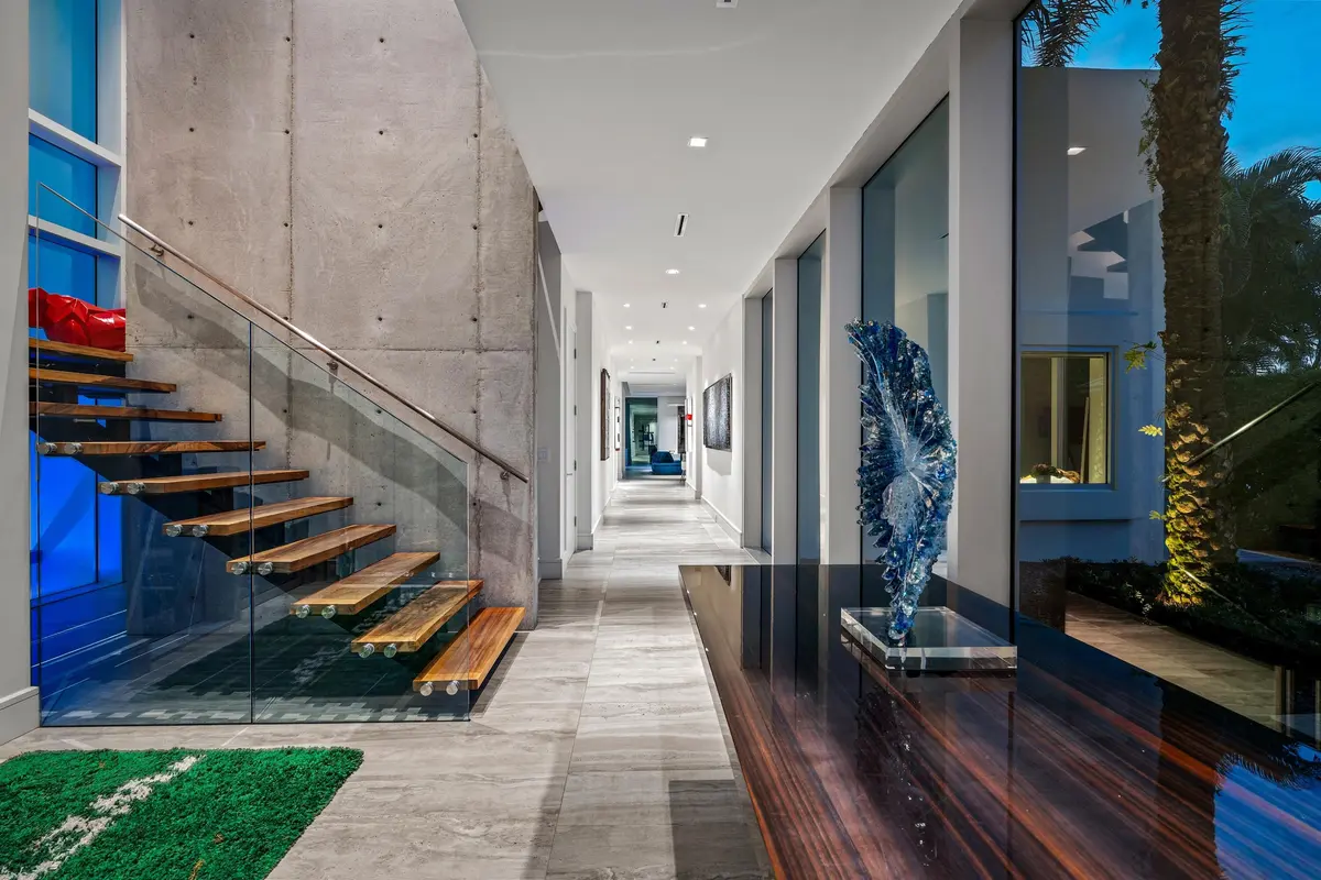 HALLWAY_STRAIGHT_DT at 6238 N Ocean Boulevard, Ocean Ridge