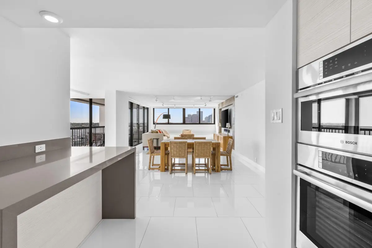 Layout at 400 N Flagler Drive 1206, West Palm Beach
