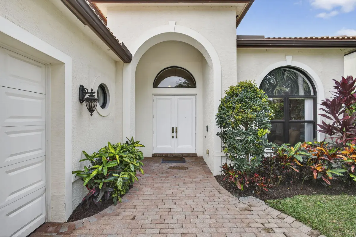 Golf Cart garage at 6743 Sparrow Hawk Drive Drive, West Palm Beach
