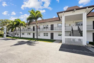 3075 E Gardens East Drive 32, Palm Beach Gardens – sold