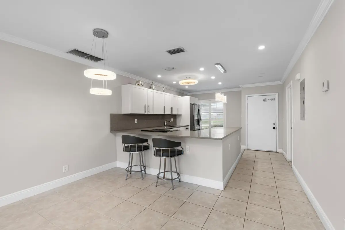 Kitchen Island at 8757 Bella Vista Drive 34, Boca Raton