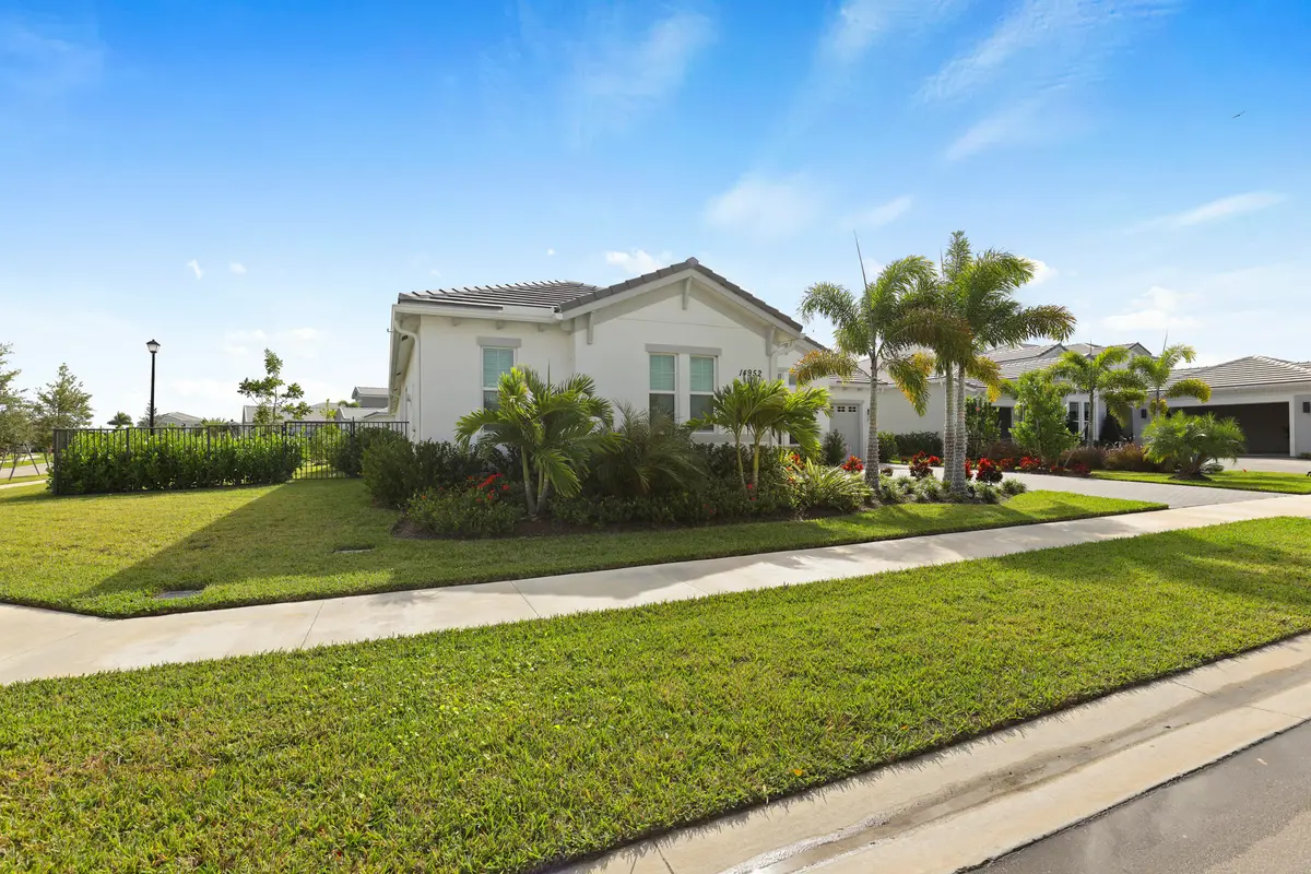 Corner lot at 14952 Woodlot Court, Westlake