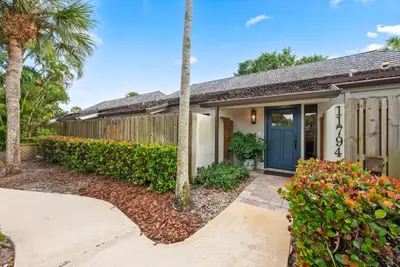 11794 Wimbledon Circle, Wellington – sold