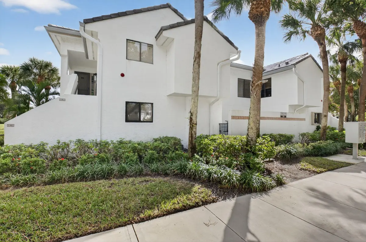 1-web-or-mls-DSC_5183 at 15322 Strathearn Drive 11802, Delray Beach
