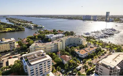 389 S Lake Drive 5d, Palm Beach – sold
