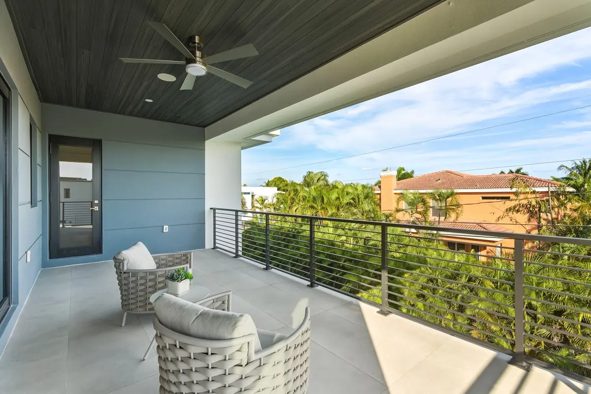 1050 NE 3rd Ave Boca Raton FL-88 at 1050 NE 3rd Avenue, Boca Raton