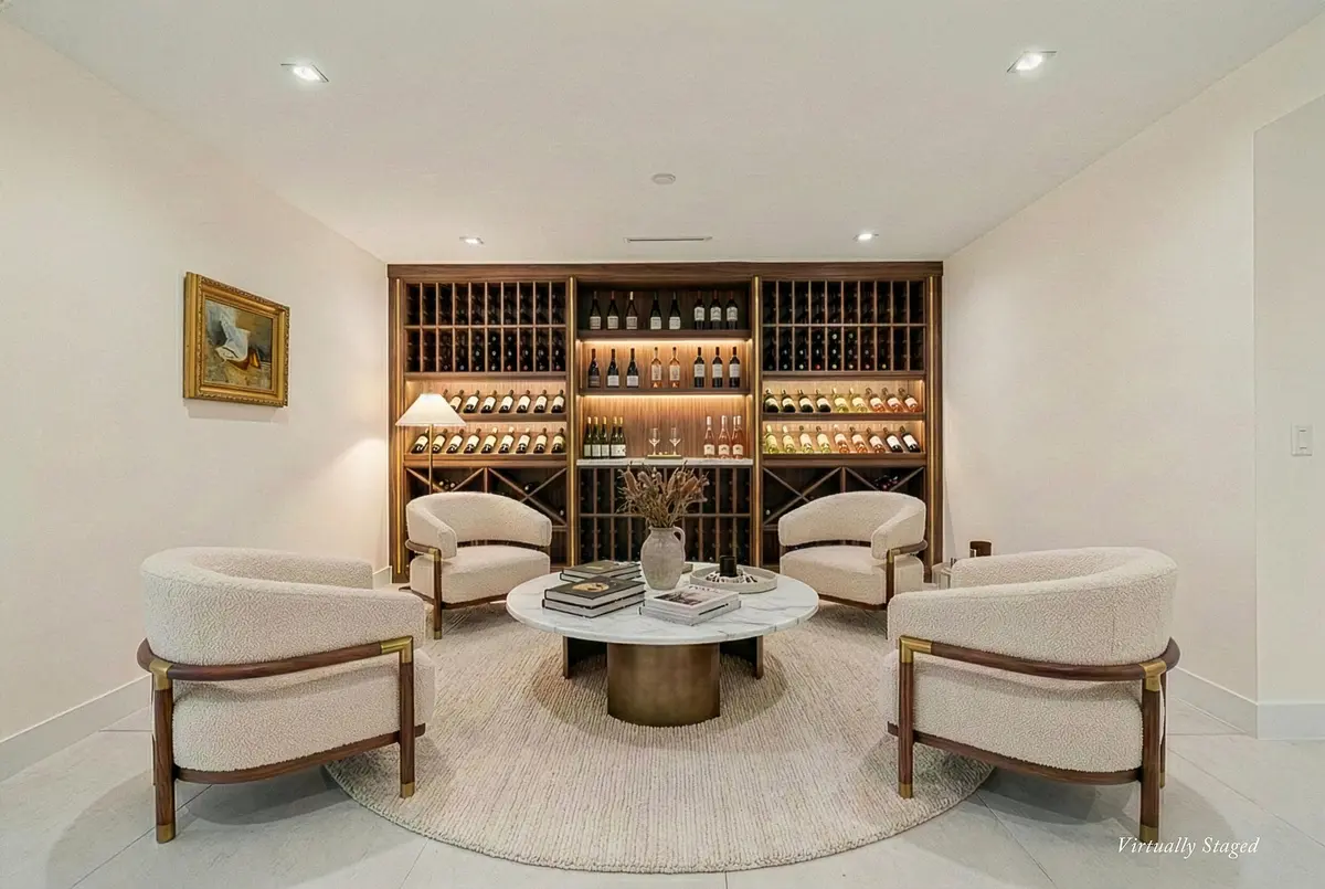 Lounge at 1500 S Beach Road 302, Tequesta