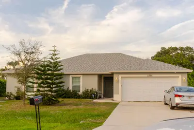2325 SE Calcutta Circle, Port St. Lucie – sold