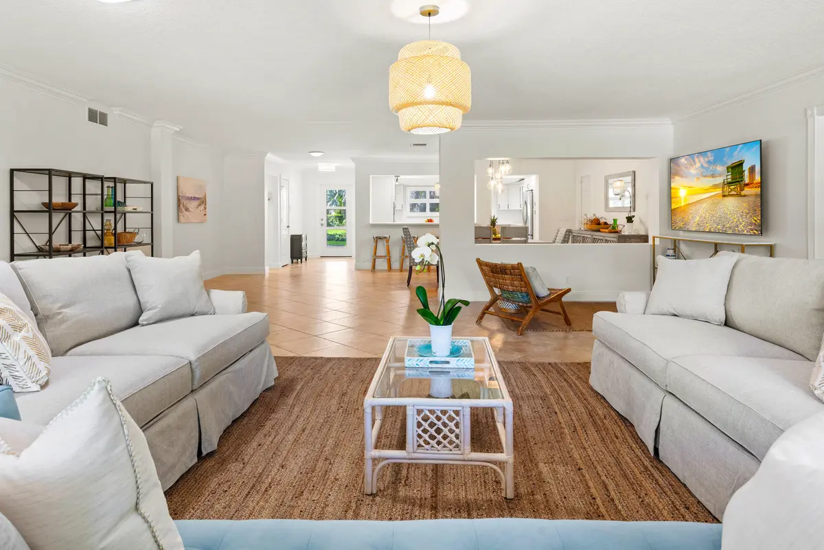 ZOL_4346 at 602 N Atlantic Drive, Lantana