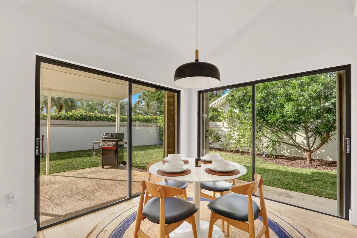 Dining area at 246 Ridge Road, Jupiter