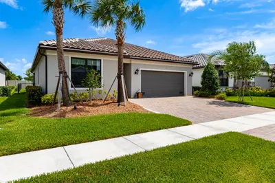 519 SE Villandry Way, Port St. Lucie – sold