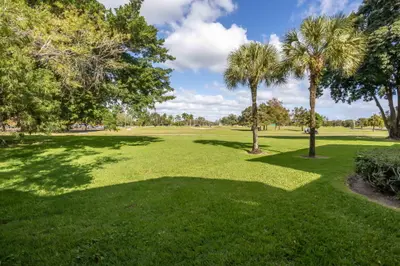 5881 Parkwalk Drive, Boynton Beach – Condominium for sale
