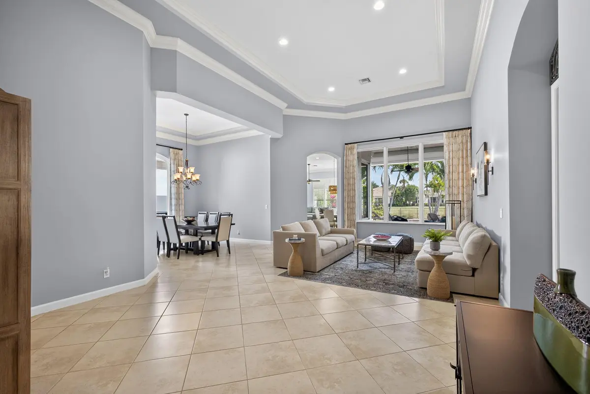 7-web-or-mls-5D1A8433 at , Palm Beach Gardens