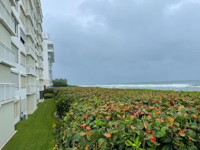10980 S Ocean Drive 111, Jensen Beach – Condominium for rent