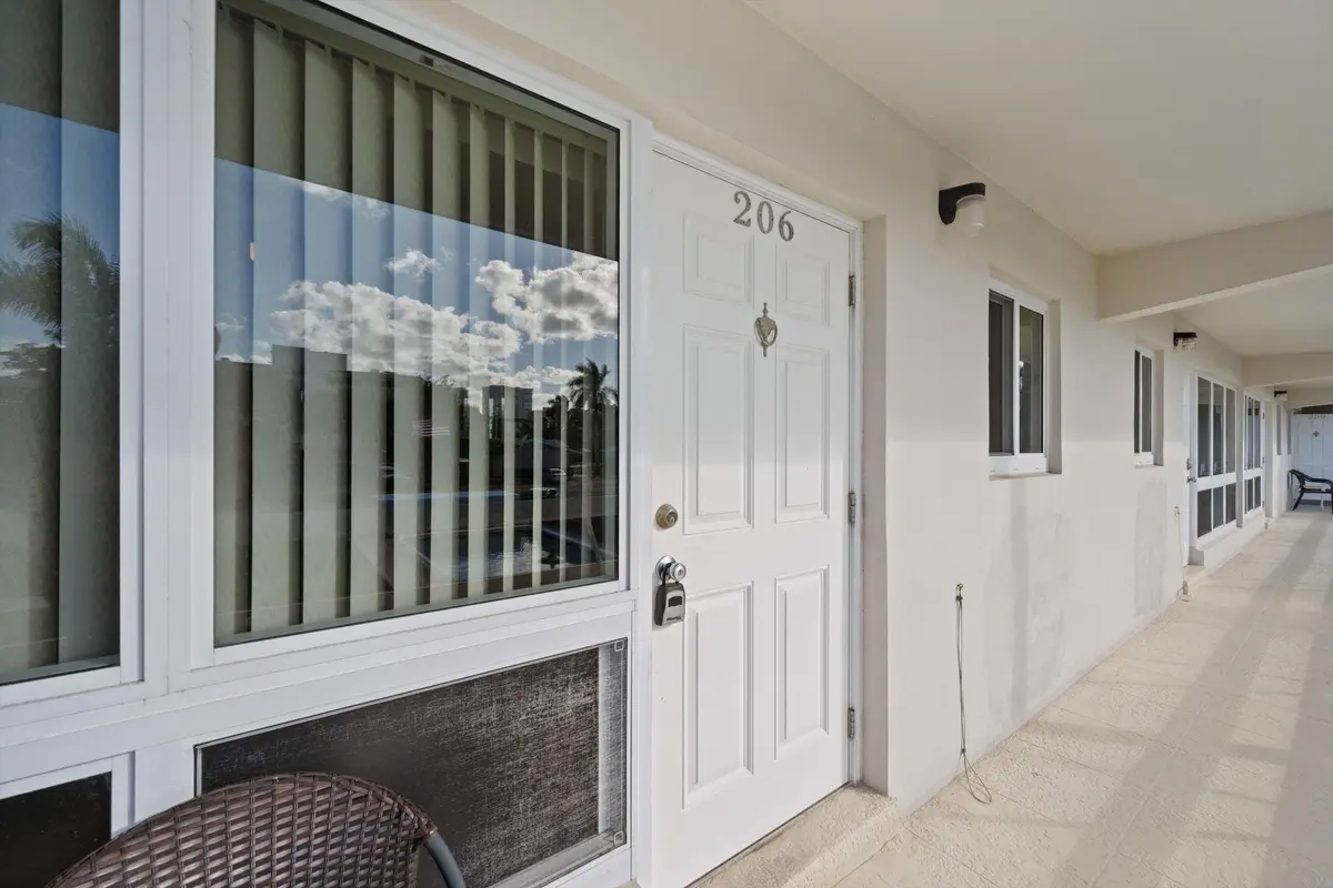 03-DSC_4993 at 3205 SE 7th Street 206, Pompano Beach