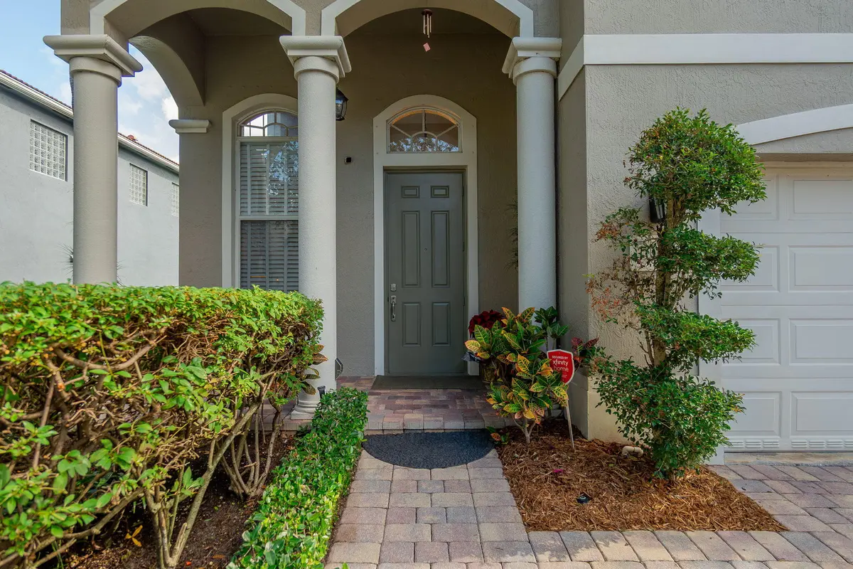 Front Entry at 1004 Center Stone Lane, Riviera Beach