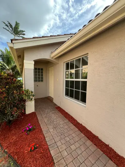 5308 Moon Shadow Lane, Greenacres – sold