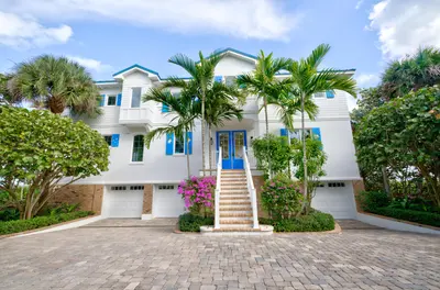 113 N Beach Road, Jupiter Island – Single Family Residence for sale