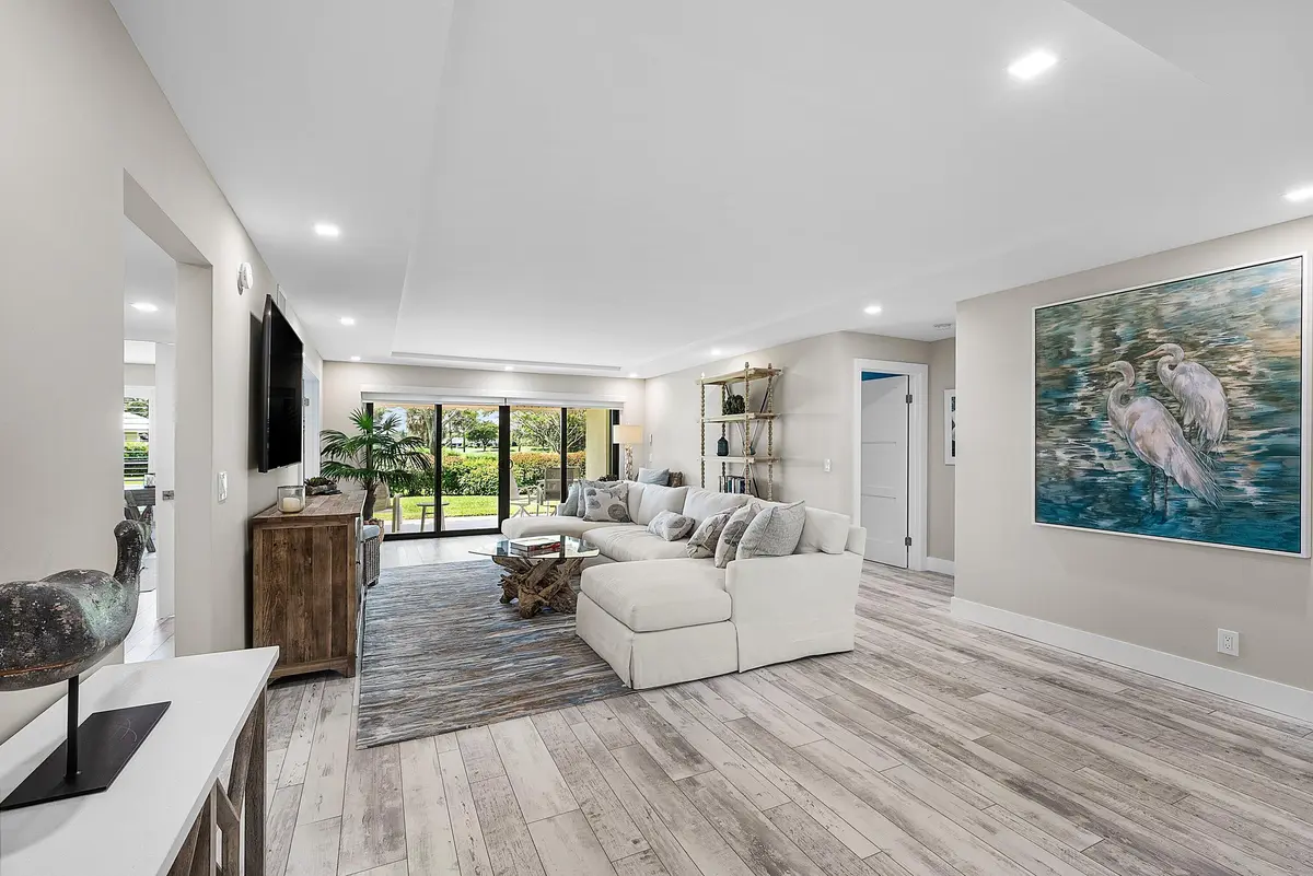 Interior living area at 3709 Quail Ridge Drive Bobwhite B, Boynton Beach