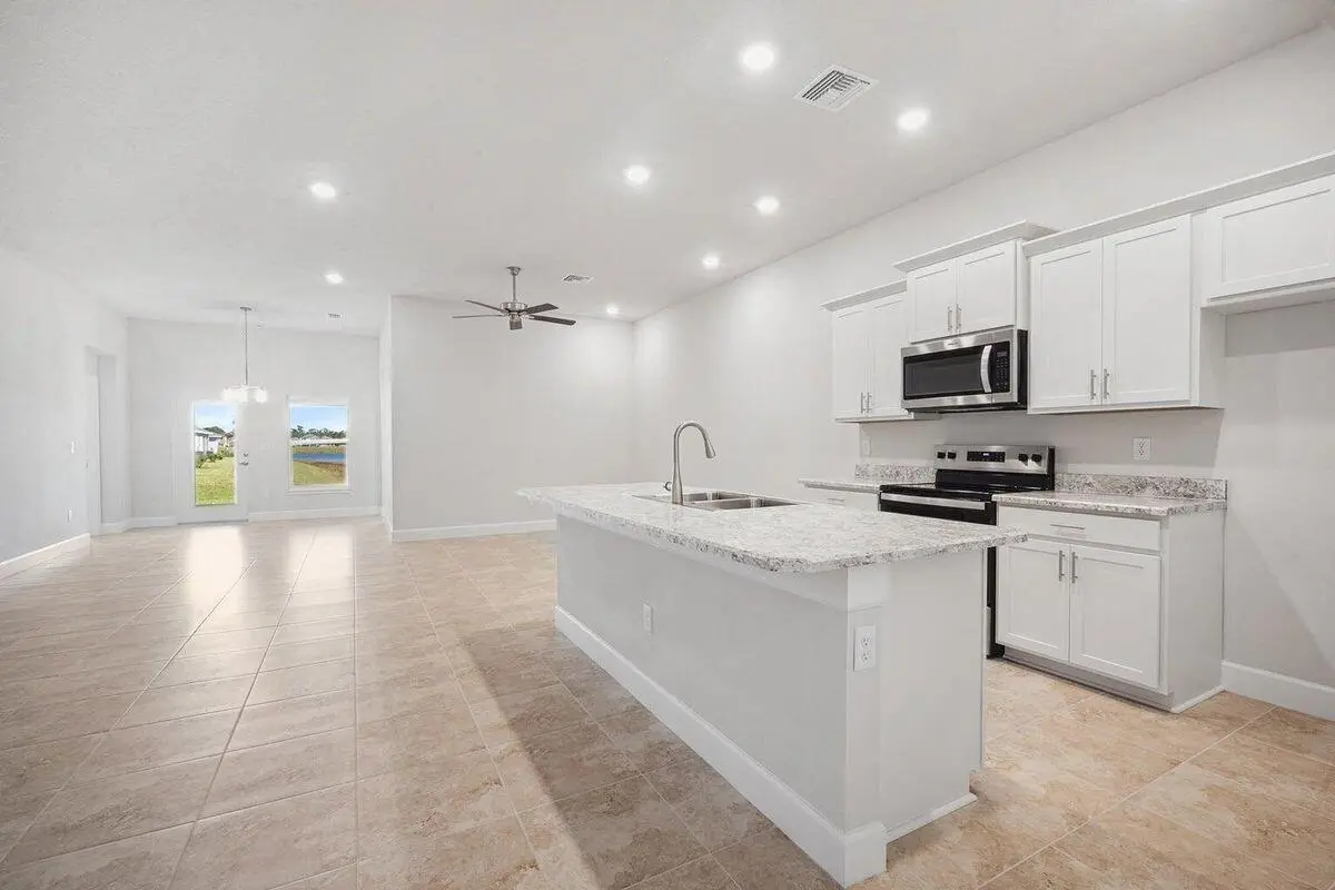 1200 (4) at 8625 Giovanni Avenue, Fort Pierce
