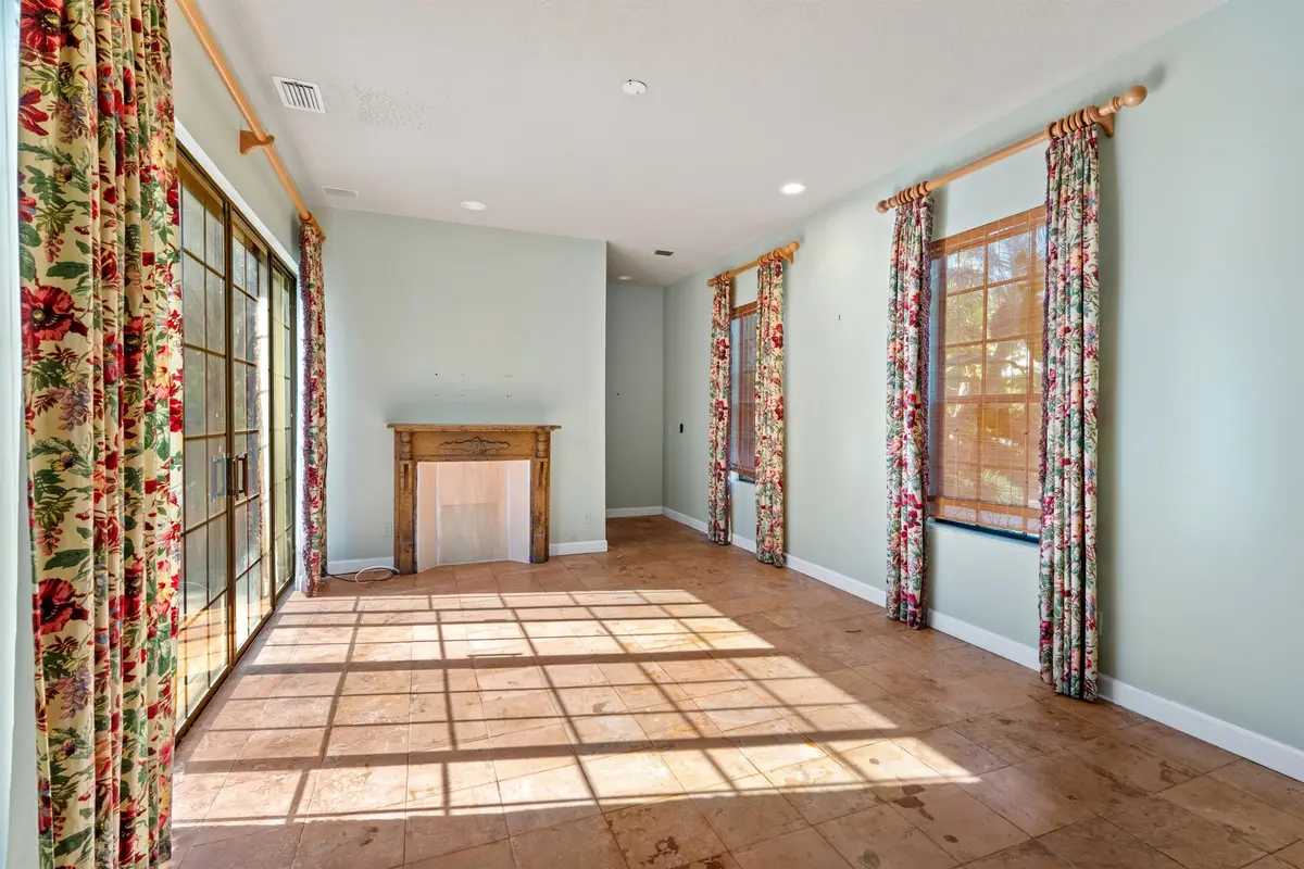 LIVING_LOOKING_IN_DT at 206 Queens Lane, Palm Beach