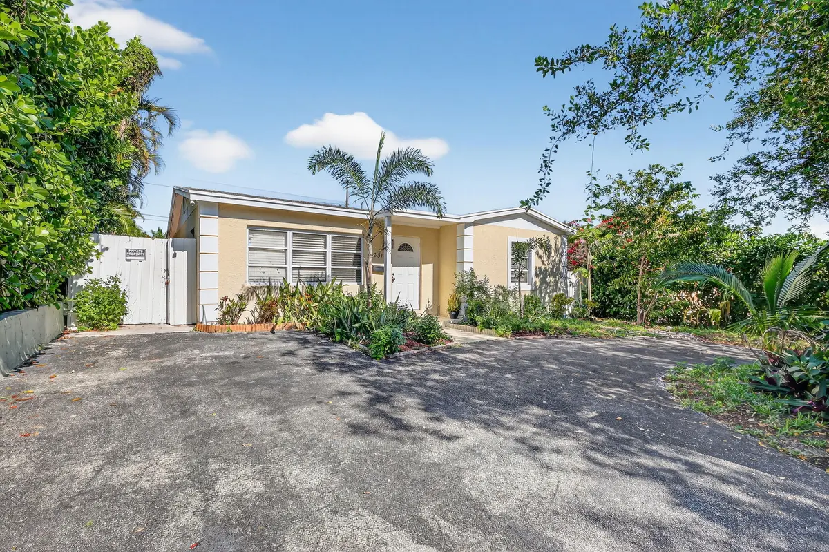 3-web-or-mls-F14A1000 at 831 30th Court, West Palm Beach