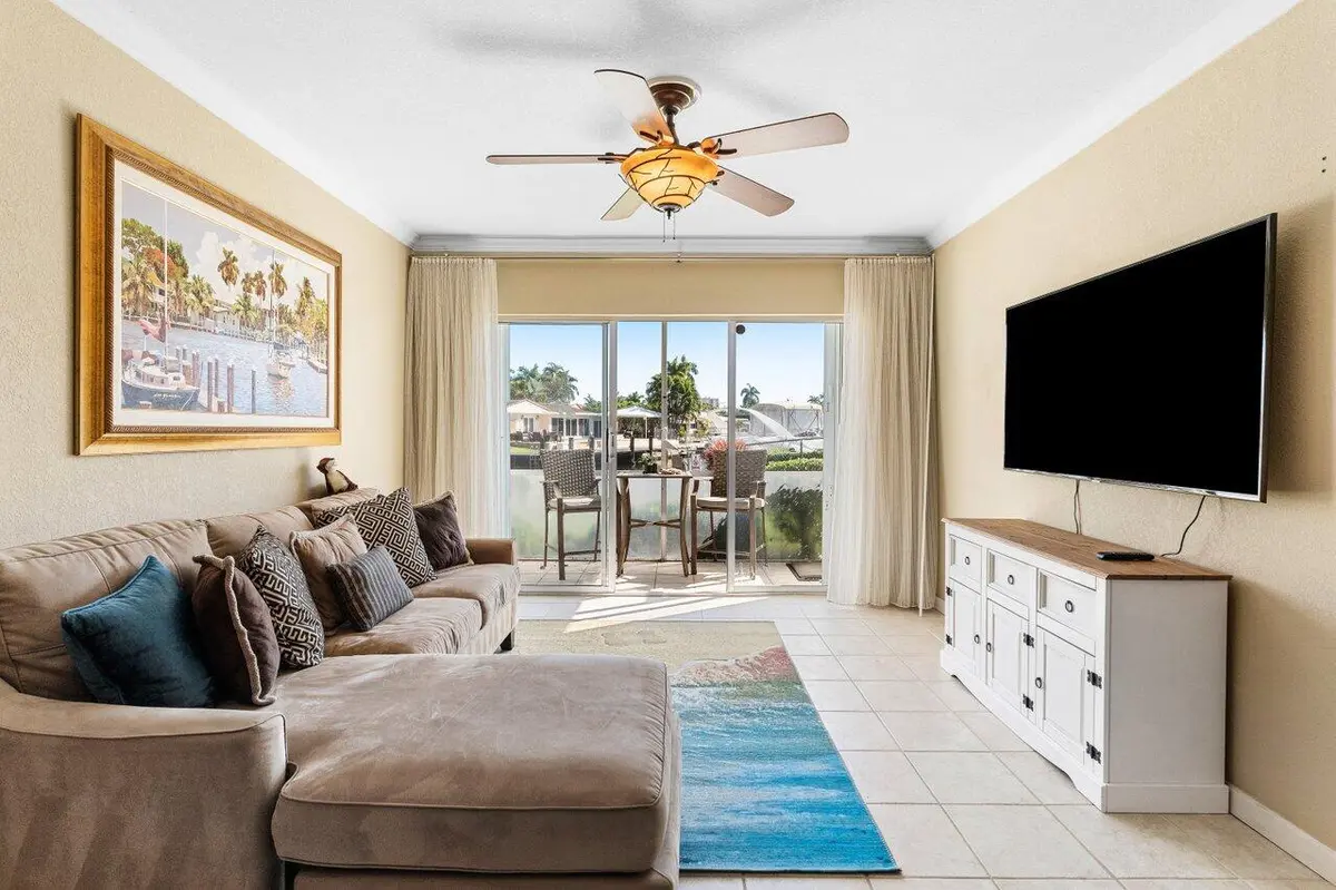 007-2201Southeast9thStreet-107-PompanoBe at 2201 SE 9th Street 107, Pompano Beach