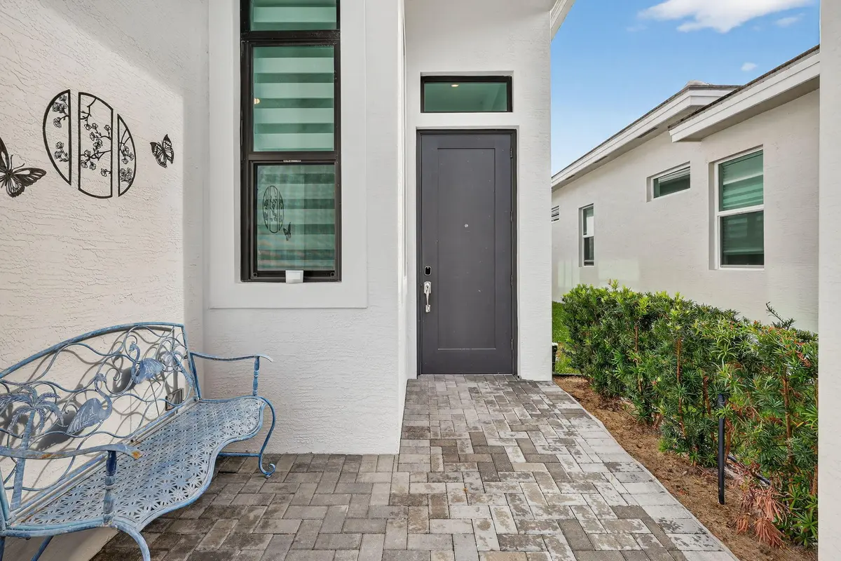 5-web-or-mls-5P1A7799 at 180 SE Via Bisento, Port St. Lucie