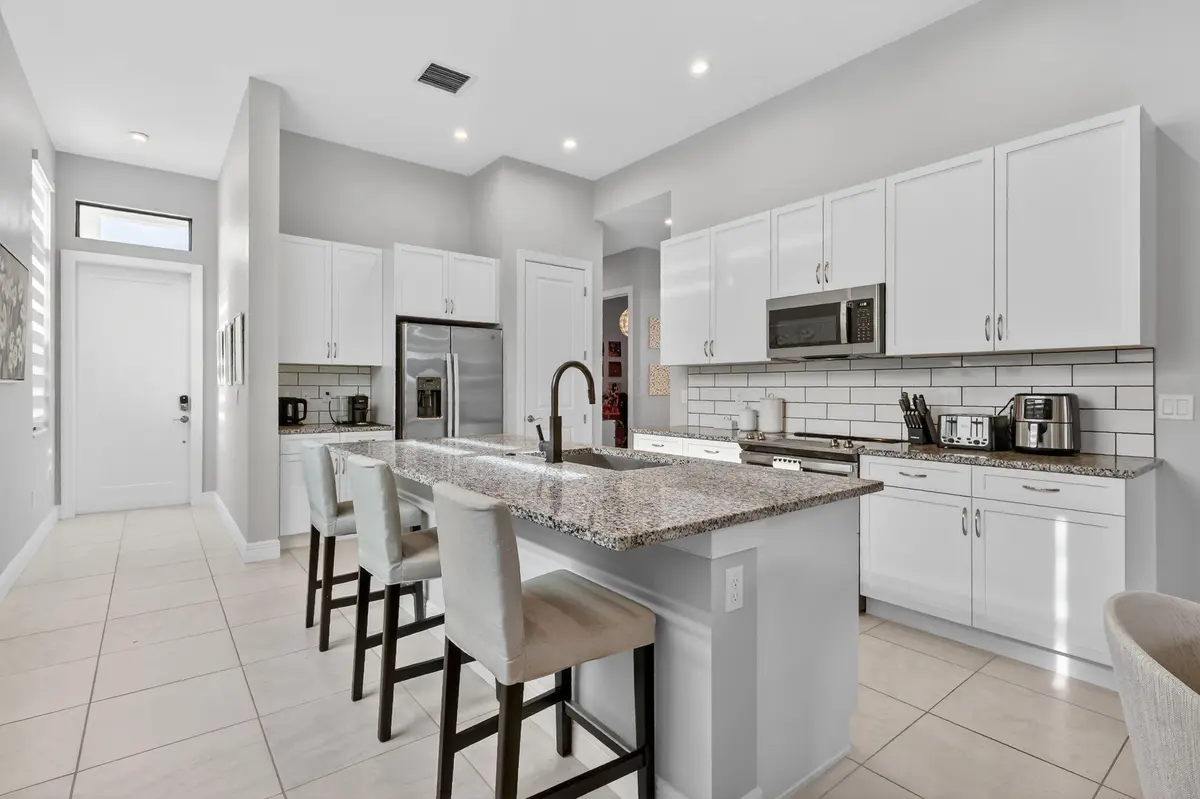 8-web-or-mls-5P1A7863 at 180 SE Via Bisento, Port St. Lucie