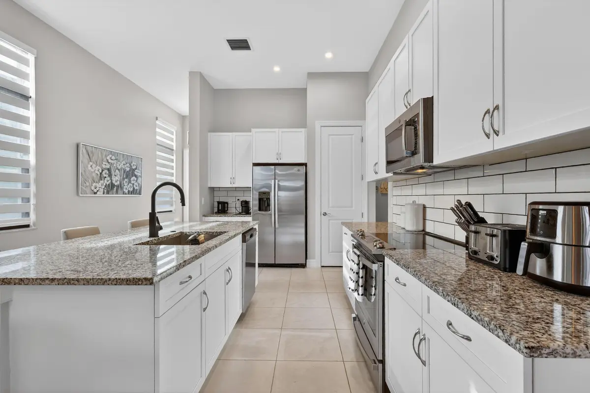 10-web-or-mls-5P1A7869 at 180 SE Via Bisento, Port St. Lucie