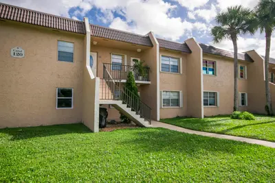 120 Lake Meryl Drive 117, West Palm Beach – sold