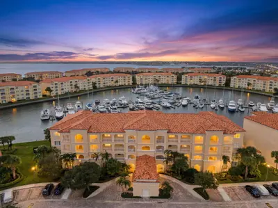 9 Harbour Isle Drive 305, Hutchinson Island – sold