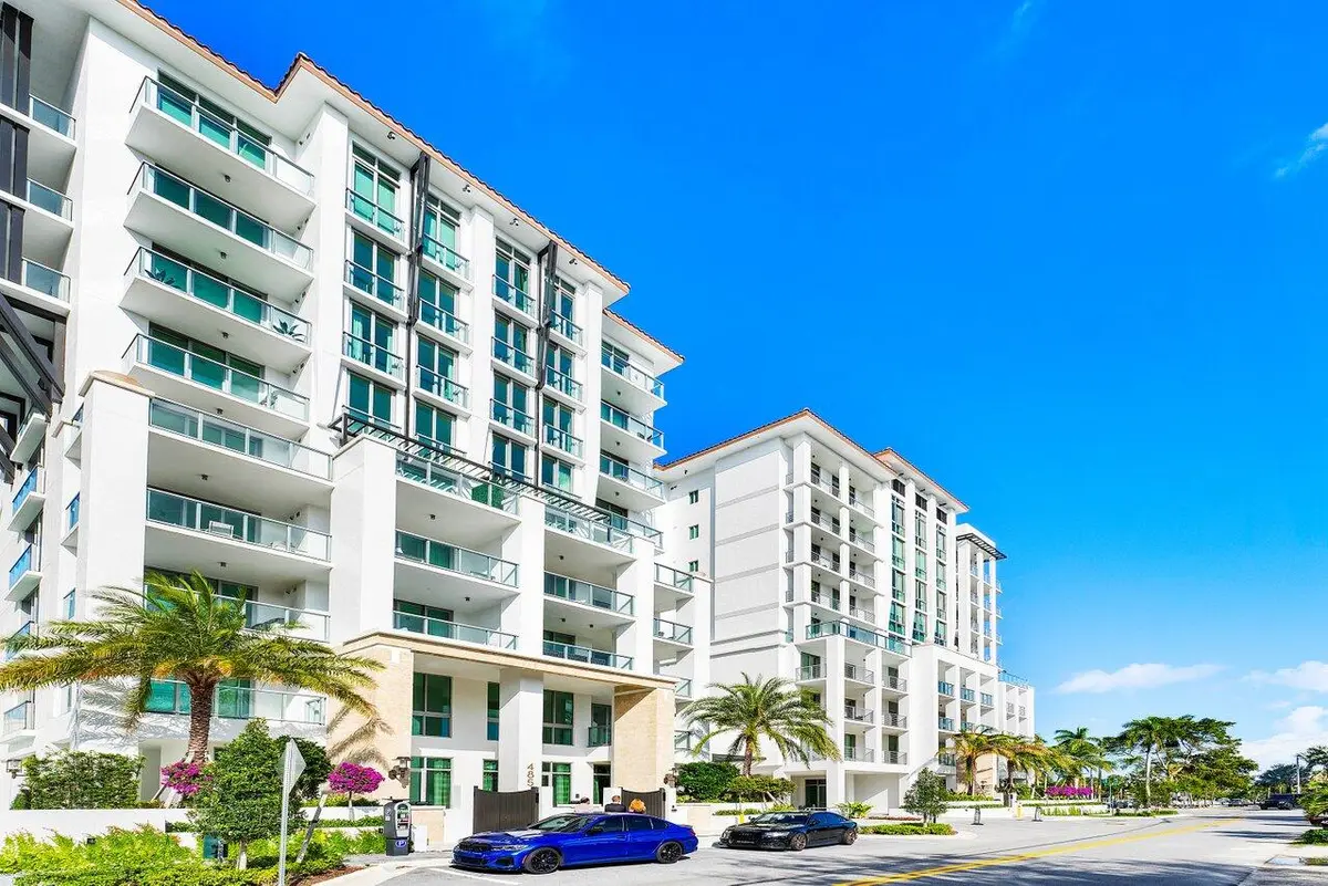 building at 495 E Royal Palm Road 601, Boca Raton