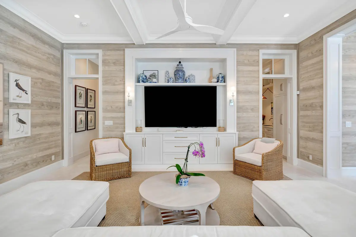 Custom Built-ins at 106 Micco Circle, Jupiter
