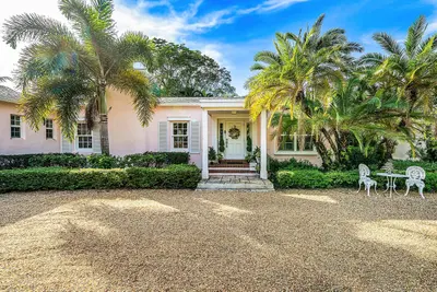 1202 N Swinton Avenue, Delray Beach – Single Family Residence for sale