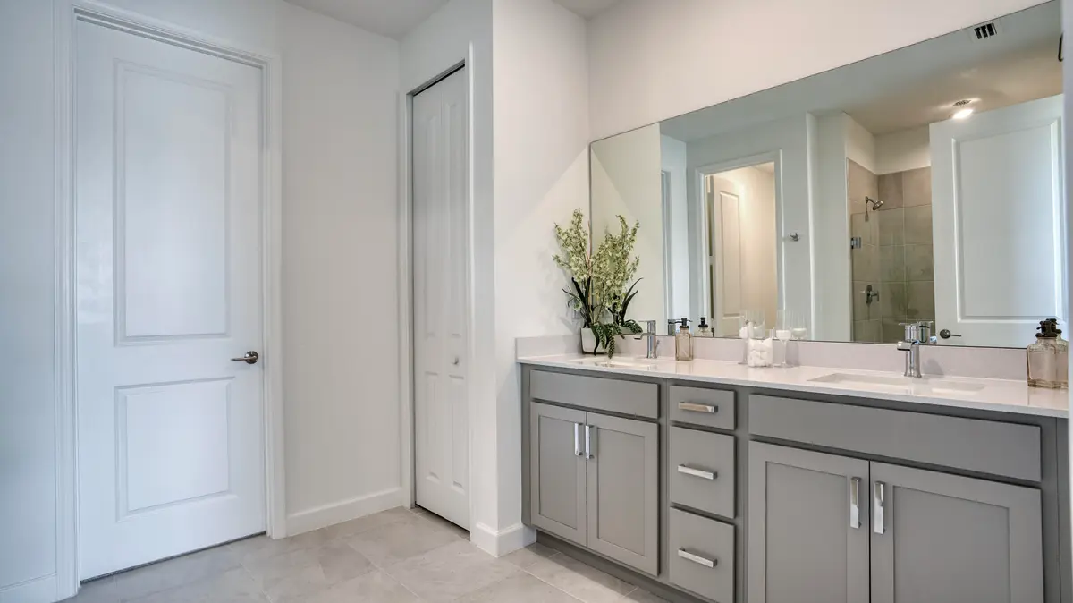 PBH_Brystol_Pic_Hartford_Owners_Bath at 6205 NW Sweetwood Drive, Port St. Lucie