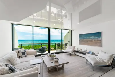 3115 S Ocean Boulevard 104, Highland Beach – Townhouse for sale