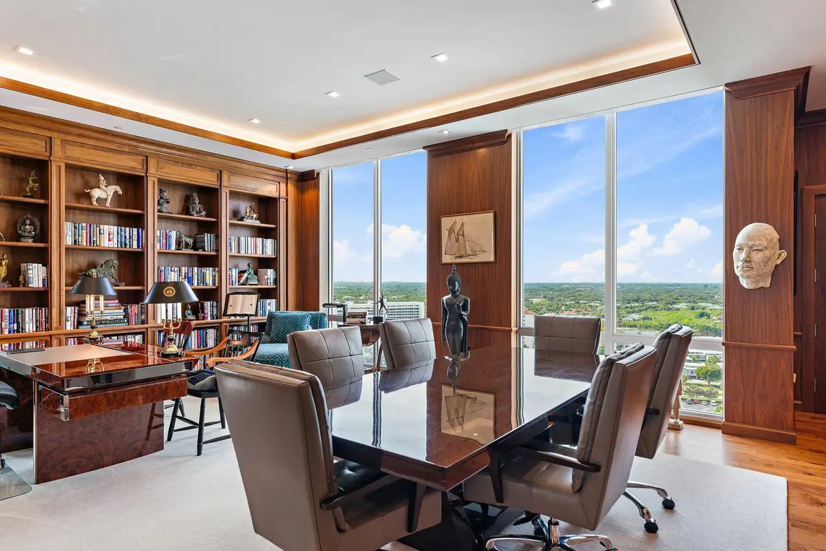 Library at 3 Water Club Way 1902, North Palm Beach
