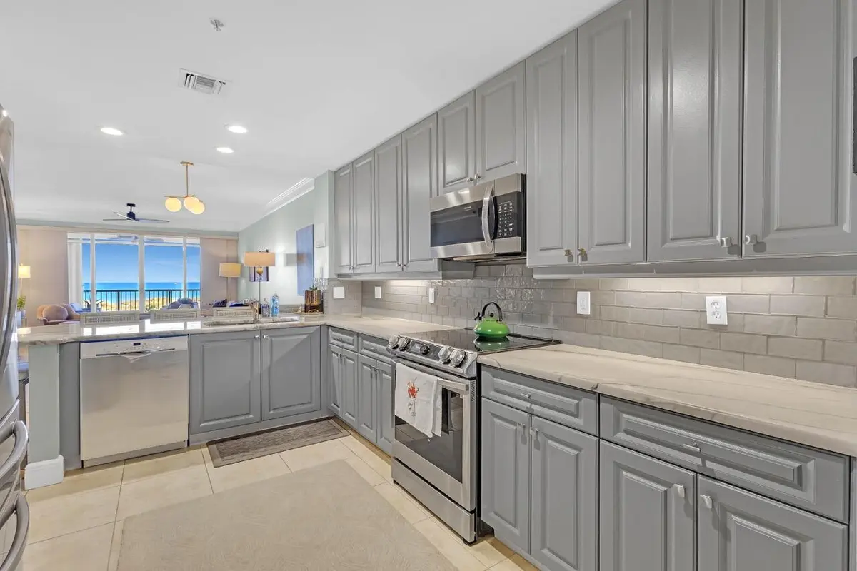IMG_2536 at 1020 Windward Drive 3204, Fort Pierce